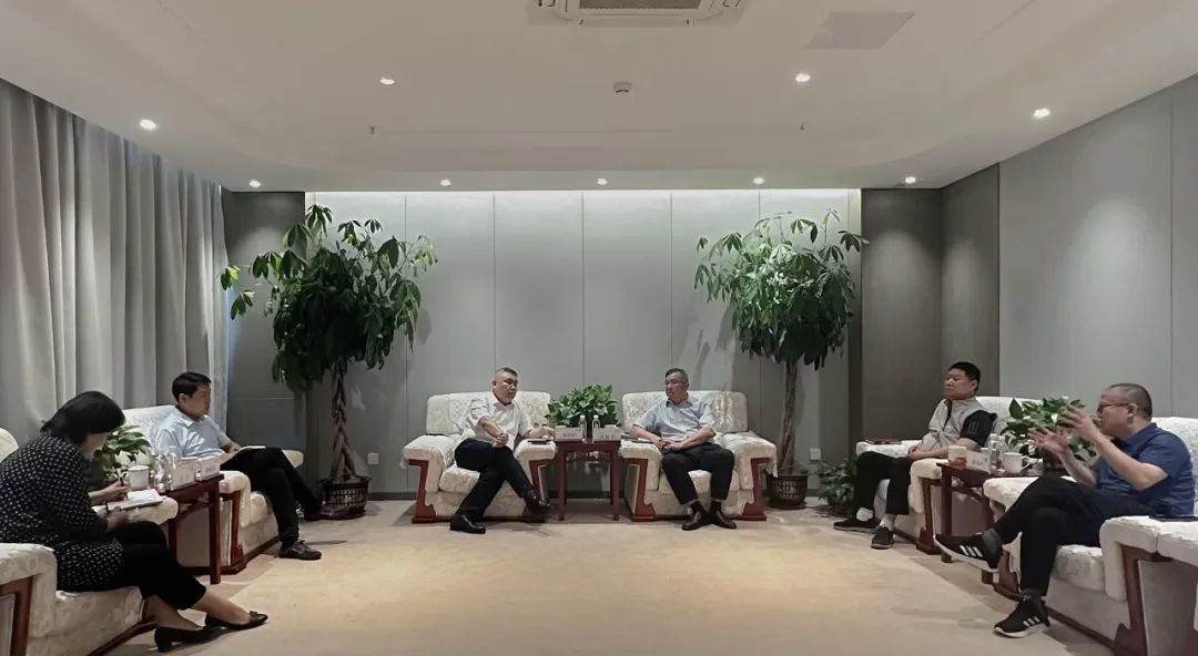 1715840544225179.jpg cb22650cefbd697e28e98b3083f1b186.jpg